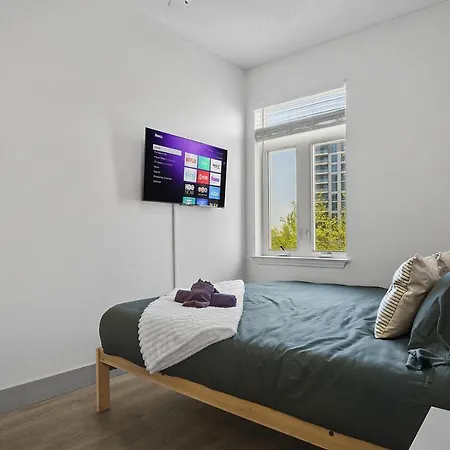 Apartment Cozy Urban Getaway - Free Parking, Gym, Stadium *