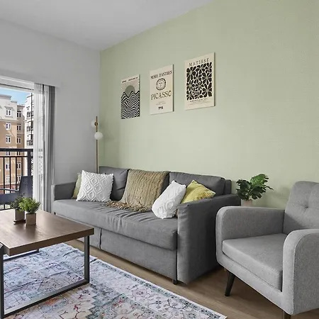 Cozy Urban Getaway - Free Parking, Gym, Stadium * Charlotte