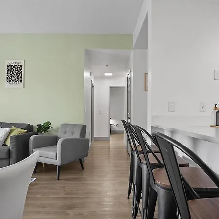 Cozy Urban Getaway - Free Parking, Gym, Stadium Charlotte