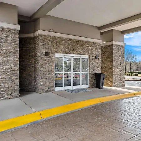 Hotel Hampton & Charlotte-airport 3*