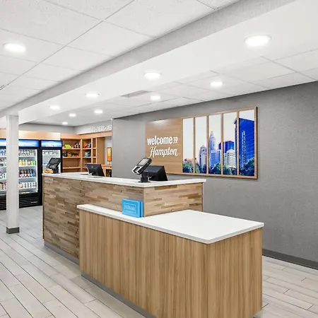Hampton & Charlotte-airport Hotel 3*