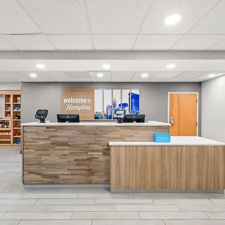 Hampton & Charlotte-airport Hotel