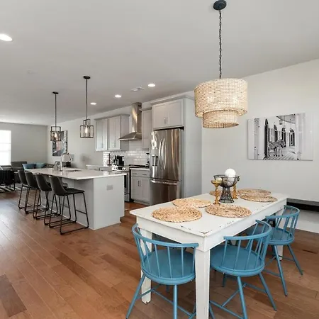 Ultimate Downtown Oasis, 10 Guests