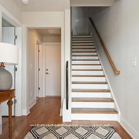 Ultimate Downtown Oasis, 10 Guests *