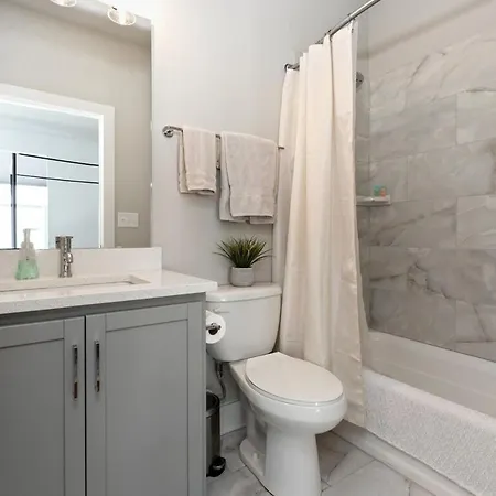 Ultimate Downtown Oasis, 10 Guests * Charlotte
