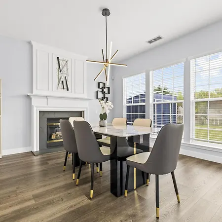 3br Family Retreat With Modern Comforts Apartment
