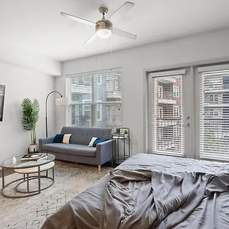 Luxurious King Bed In Midtown Charlotte!