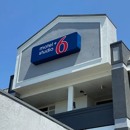 Hotel 6 Charlotte, Nc - Airport South 4*
