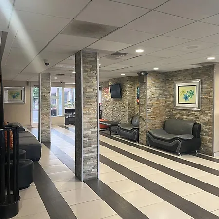 6 Charlotte, Nc - Airport South