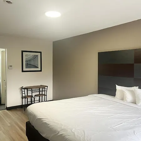 6 Charlotte, Nc - Airport South Hotel