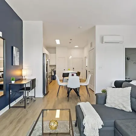 Chic - 5 Min Dt, Gym, Parking, W-d - Sleeps 6 Apartment Charlotte