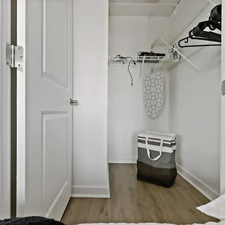 Chic - 5 Min Dt, Gym, Parking, W-d - Sleeps 6 * Charlotte