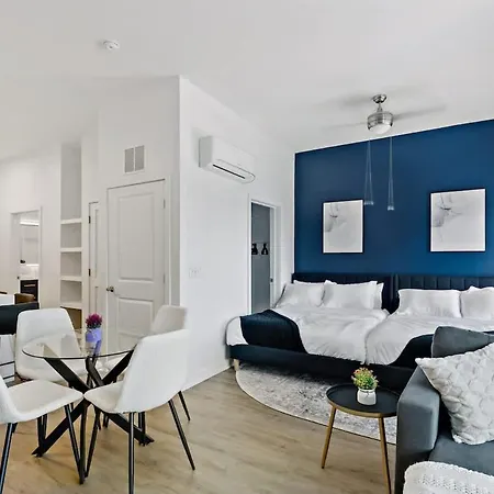 Apartment Chic - 5 Min Dt, Gym, Parking, W-d - Sleeps 6 *