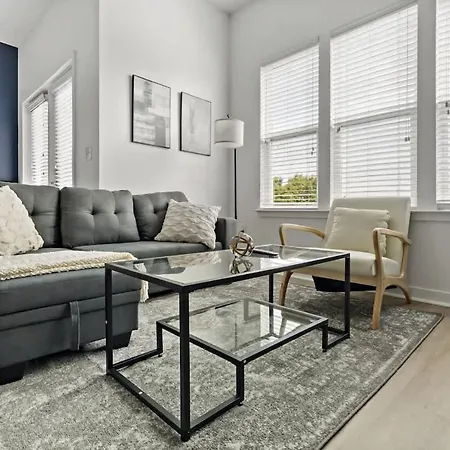 Apartment Chic - 5 Min Dt, Gym, Parking, W-d - Sleeps 6 *