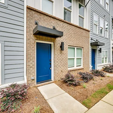 2 Mi To Dtwn Charlotte: Unit W/ Rooftop Deck! Holiday home *
