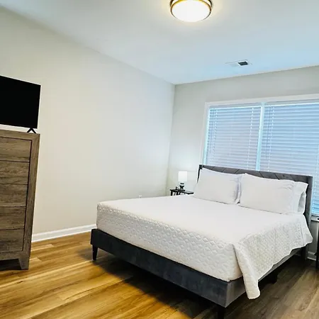 Vacay Escape, Private In With Shared Common Spaces Charlotte