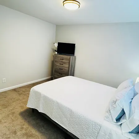 Vacay Escape, Private In With Shared Common Spaces Homestay Charlotte