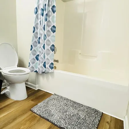 Vacay Escape, Private In With Shared Common Spaces * Charlotte