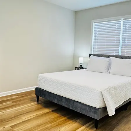 Homestay Vacay Escape, Private In With Shared Common Spaces