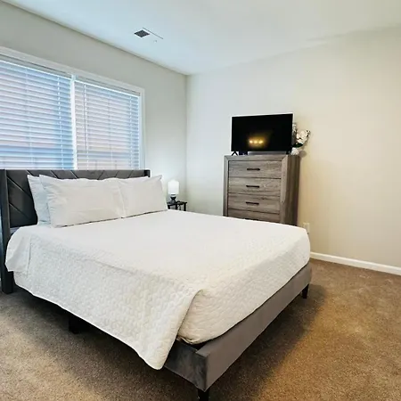 Vacay Escape, Private In With Shared Common Spaces * Charlotte