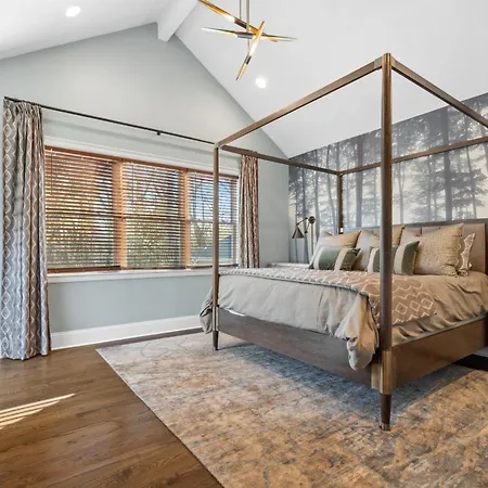 Holiday home Commonwealth House Charlotte