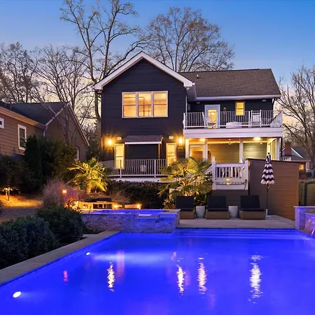 Commonwealth House Holiday home Charlotte