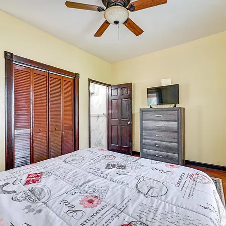 Close To Airport In The Heart Of Charlotte! Holiday home Charlotte