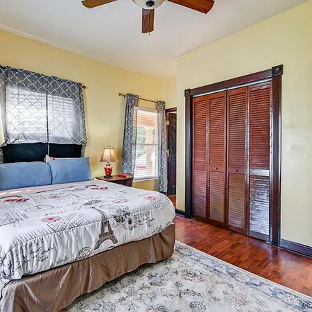 Close To Airport In The Heart Of Charlotte! Holiday home