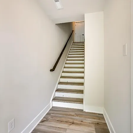 2 Mi To Dtwn Charlotte: Unit W/ Rooftop Deck! Holiday home *