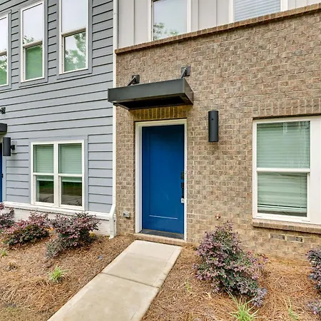 2 Mi To Dtwn Charlotte: Unit W/ Rooftop Deck!
