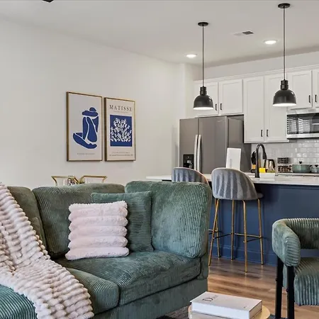 3br Townhouse King Bed Backyard Airport * Charlotte