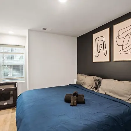 Holiday home Luxe 3br Townhouse In Uptown *