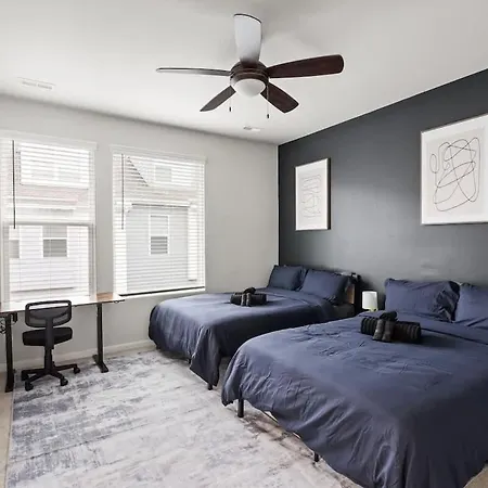 Holiday home Luxe 3br Townhouse In Uptown *