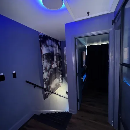 Luxurious Getaway At Js Place