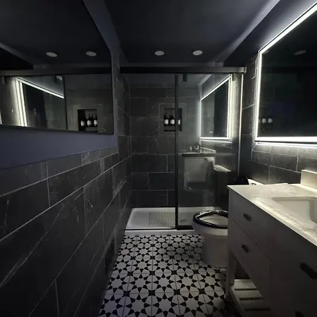 Luxurious Getaway At Js Place Charlotte