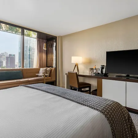 Omni Hotel 4*
