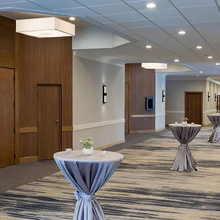 Hotel Sheraton Airport 4*