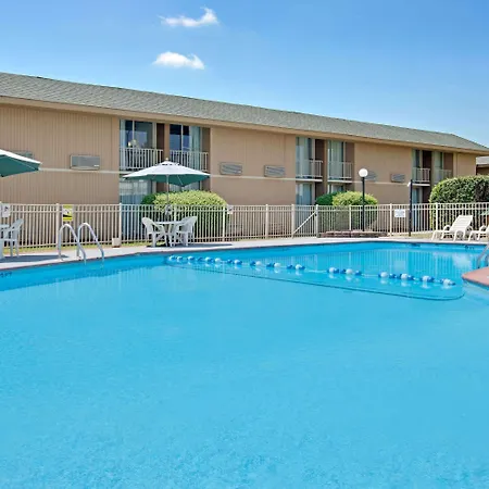 Motel Days By Wyndham Charlotte/woodlawn Near Carowinds Charlotte