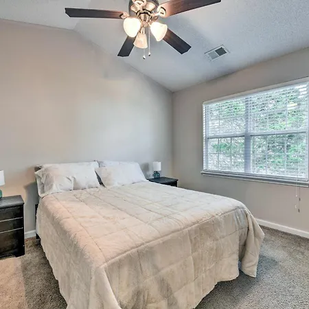 Holiday home Chic Townhome W/ Community Pool