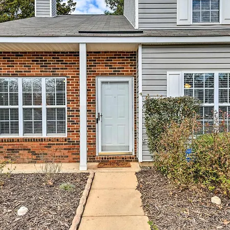 Holiday home Chic Townhome W/ Community Pool