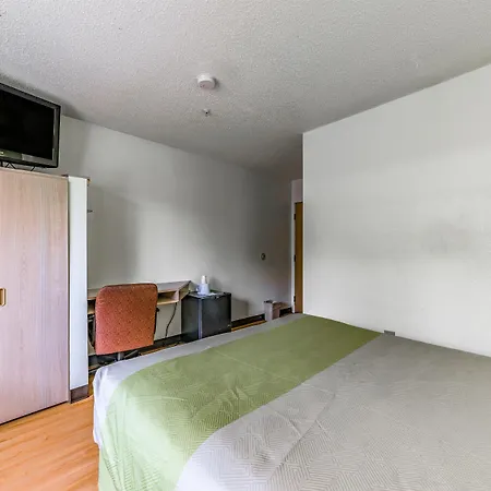 Hotel 6-charlotte, Nc -