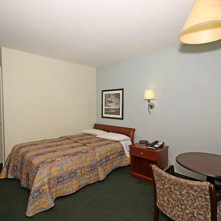 Royal And Airport Motel 2*