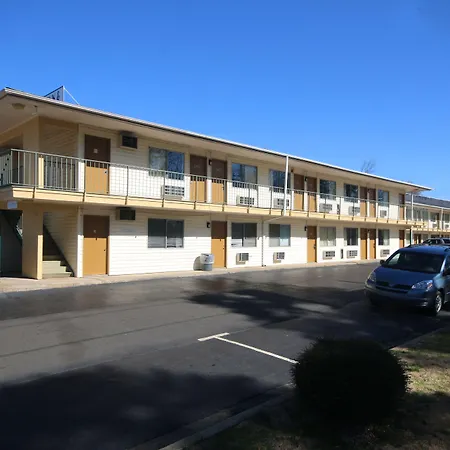 Royal And Airport Motel
