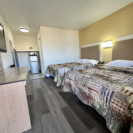 Royal And Airport Motel