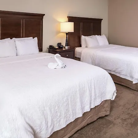 Hotel Hampton & Arrowood Rd