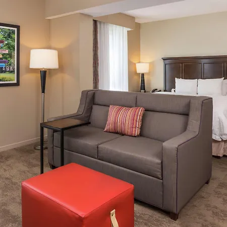 Hampton & Arrowood Rd Hotel