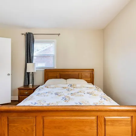 Queen Starmount Holiday home