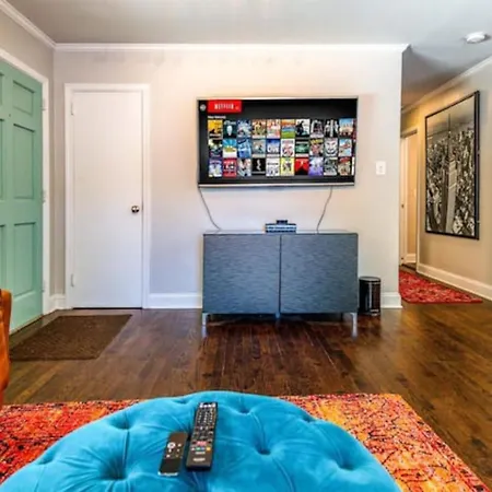 3br - South End - Oasis -firepit