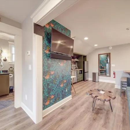Under The Sea -eclectic Aquarium *