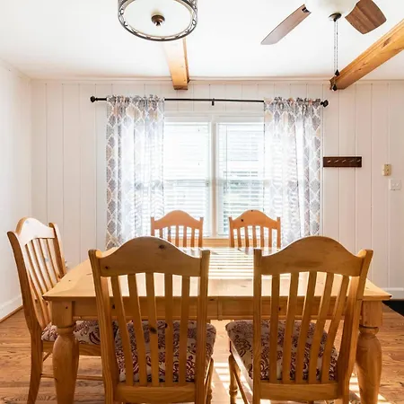 Queen Starmount Holiday home